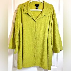 MAGGIE BARNES Women’s Plus Size Textured Fabric Button Down Top Size 3X (26/28W)